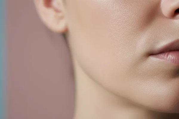 Waxing vs. Dermaplaning: Best for 2026 Skin?